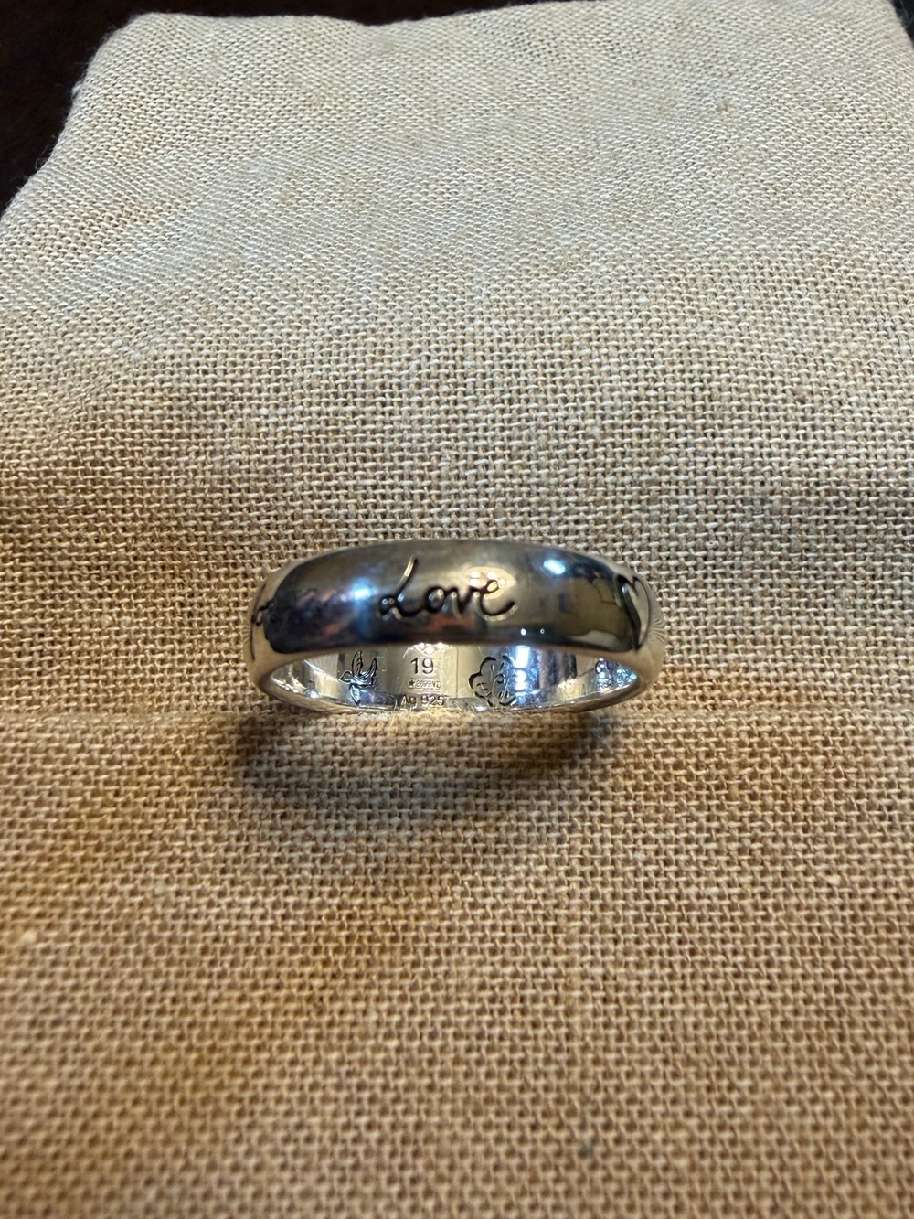 New Authentic Gucci GG Logo Blind For Love Silver Ring - Picture 5 of 16